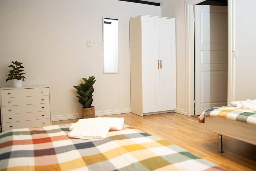 Historical Malt Factory Apartment, 6 Bedrooms, Sleeps 12 , Hot Tub Helsingborg Eksteriør bilde