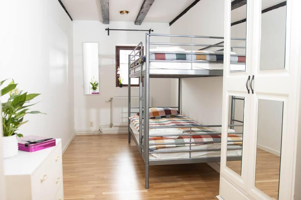 Historical Malt Factory Apartment, 6 Bedrooms, Sleeps 12 , Hot Tub Helsingborg Eksteriør bilde