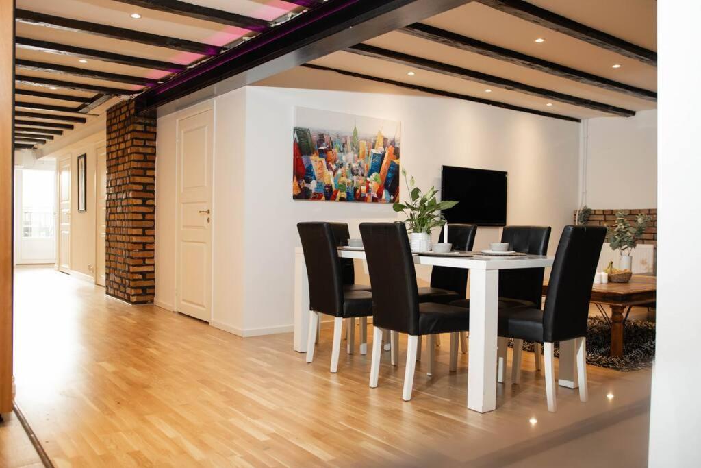 Historical Malt Factory Apartment, 6 Bedrooms, Sleeps 12 , Hot Tub Helsingborg Eksteriør bilde