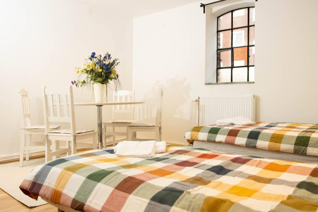 Historical Malt Factory Apartment, 6 Bedrooms, Sleeps 12 , Hot Tub Helsingborg Eksteriør bilde