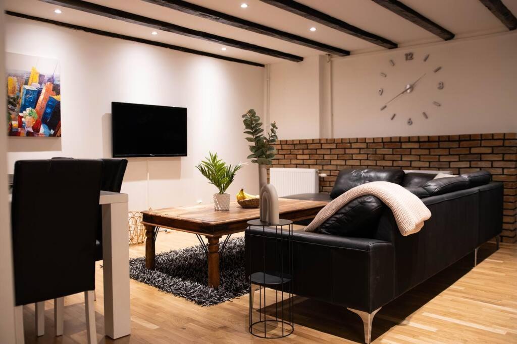 Historical Malt Factory Apartment, 6 Bedrooms, Sleeps 12 , Hot Tub Helsingborg Eksteriør bilde