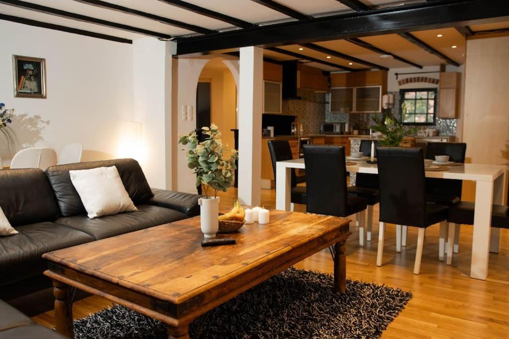Historical Malt Factory Apartment, 6 Bedrooms, Sleeps 12 , Hot Tub Helsingborg Eksteriør bilde